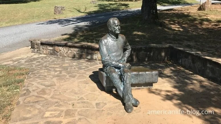 Памятник Франклину Делано Рузвельту на его любимом месте в парке в Джорджии | Блог о США Елены Бекстер American liFE